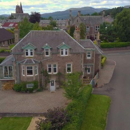Firtree Bed And Breakfast At Galvelbeg House Crieff Exteriér fotografie