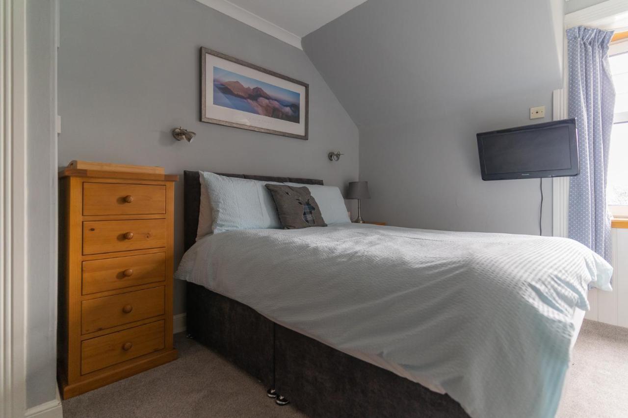 Firtree Bed And Breakfast At Galvelbeg House Crieff Exteriér fotografie