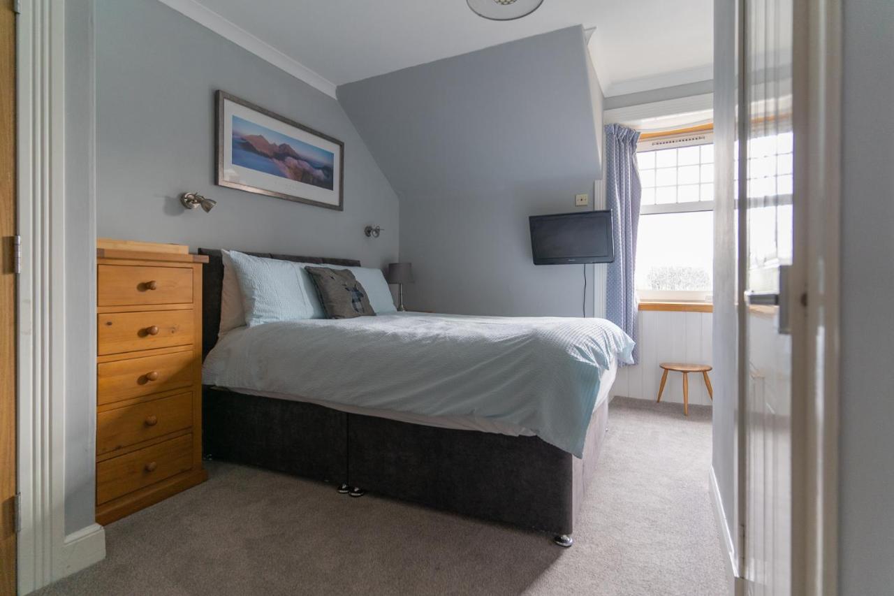 Firtree Bed And Breakfast At Galvelbeg House Crieff Exteriér fotografie